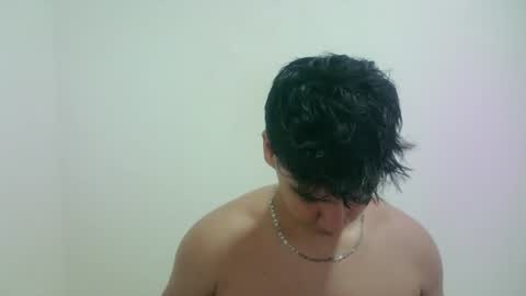 zeus_183 online show from June 9, 3:18 am