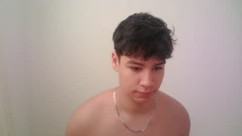 zeus_183 online show from June 13, 1:42 pm
