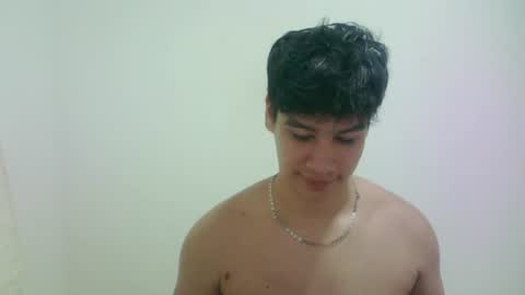 zeus_183 online show from June 29, 5:46 am