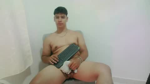 zeus_183 online show from July 26, 3:47 am