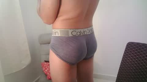zeus_183 online show from July 28, 1:54 pm