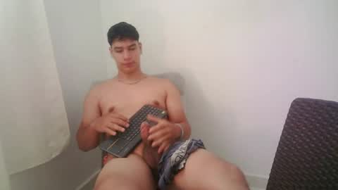 zeus_183 online show from July 28, 2:35 pm