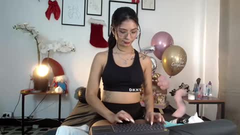 Snapshot of zeus_millers chatting on December 27, 9:22 pm zeus_millers online show from December 27, 9:22 pm