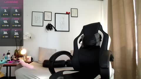 Snapshot of zeus_millers chatting on January 14, 7:43 pm zeus_millers online show from January 14, 7:43 pm