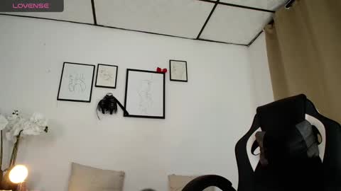 Snapshot of zeus_millers chatting on January 17, 11:07 pm zeus_millers online show from January 17, 11:07 pm