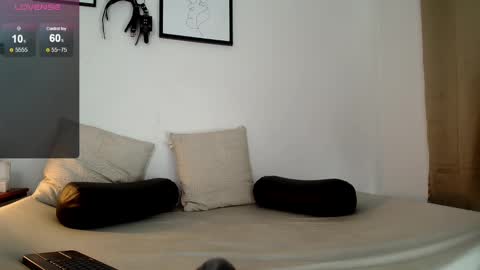 Snapshot of zeus_millers chatting on February 4, 9:10 pm zeus_millers online show from February 4, 9:10 pm