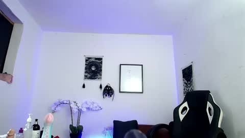 Snapshot of zeus_millers chatting on March 5, 10:21 pm zeus_millers online show from March 5, 10:21 pm