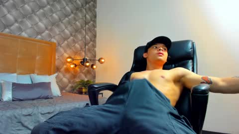 zeus online show from December 10, 6:38 pm