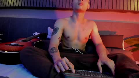 zeus online show from February 2, 7:09 am