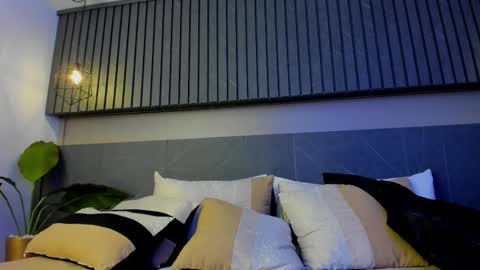 zeus online show from February 15, 8:33 am