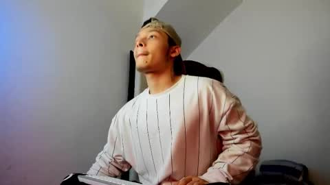 zeus online show from October 22, 5:52 am