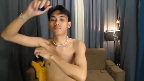 Snapshot of zevierbalte chatting on March 9, 10:14 pm zavier skinny asian online show from March 9, 10:14 pm