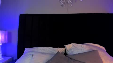 Zhavia  online show from December 13, 2:38 pm