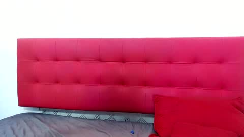 ZHAMIRA  ANDRES online show from February 15, 10:42 pm