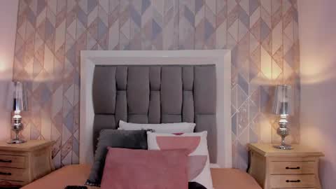 zharia_lux25 online show from June 14, 11:34 am
