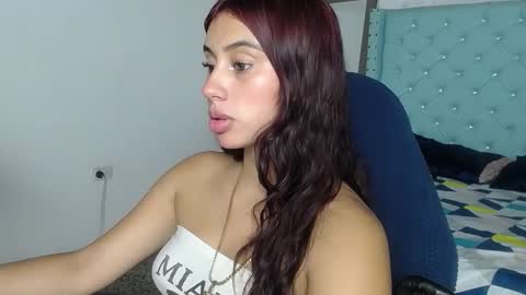 Snapshot of zharyt_sweet chatting on November 23, 1:55 pm Zharyt online show from November 23, 1:55 pm