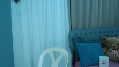 Snapshot of zhaviahale chatting on November 28, 10:34 pm im your lovely zhaviabigcock here online show from November 28, 10:34 pm