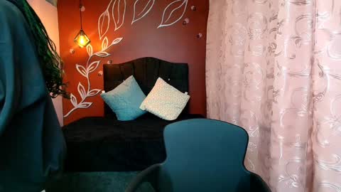 Zia Green online show from December 19, 12:01 pm