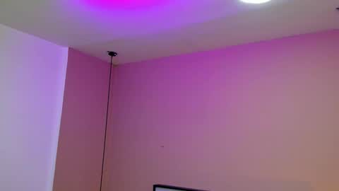 Snapshot of ziamiller chatting on September 25, 11:03 am zia online show from September 25, 11:03 am