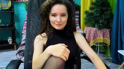 zianichols online show from January 7, 7:28 pm