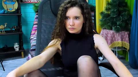 zianichols online show from January 13, 6:27 pm