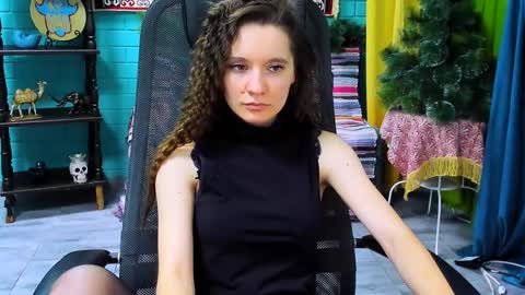 zianichols online show from January 17, 12:42 pm