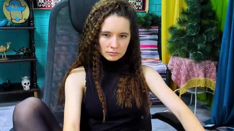 zianichols online show from January 20, 12:28 pm