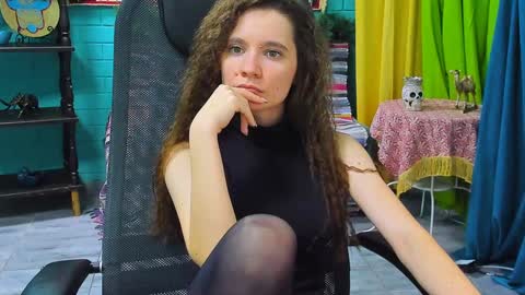zianichols online show from January 21, 6:34 pm