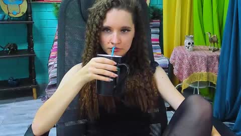 zianichols online show from January 22, 1:11 pm