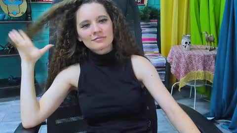 zianichols online show from January 22, 7:13 pm