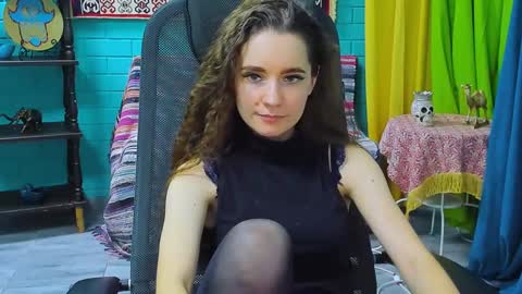 zianichols online show from January 29, 3:58 pm