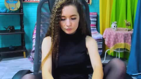 zianichols online show from January 30, 3:29 pm