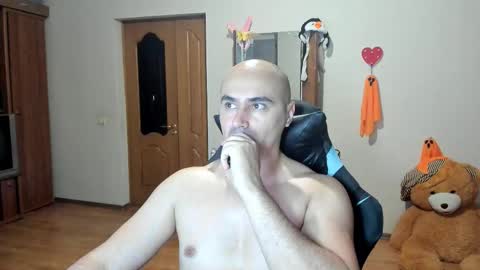 Ziesh online show from November 6, 9:15 pm