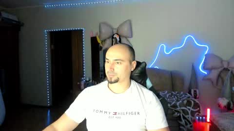 Ziesh online show from February 12, 7:09 pm