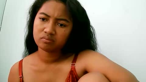 Snapshot of zina479102 chatting on April 29, 5:11 am elly online show from April 29, 5:11 am