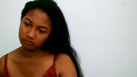 Snapshot of zina479102 chatting on May 18, 7:14 am elly online show from May 18, 7:14 am