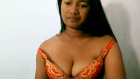 Snapshot of zina479102 chatting on July 17, 2:13 pm elly online show from July 17, 2:13 pm