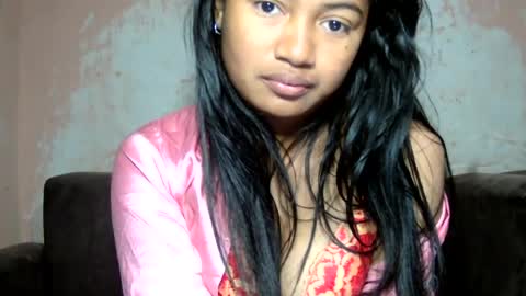Snapshot of zina479102 chatting on July 28, 5:03 am elly online show from July 28, 5:03 am