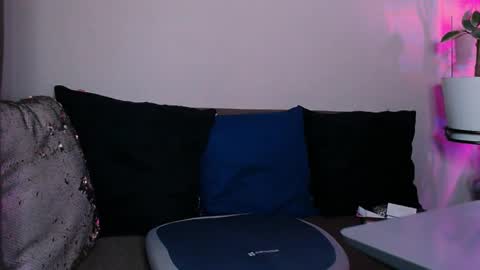 Snapshot of zinacorleone chatting on May 21, 8:16 pm zinacorleone online show from May 21, 8:16 pm
