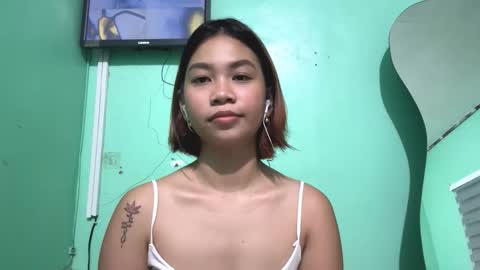 Snapshot of zinahiga chatting on December 17, 2:12 pm Mia online show from December 17, 2:12 pm