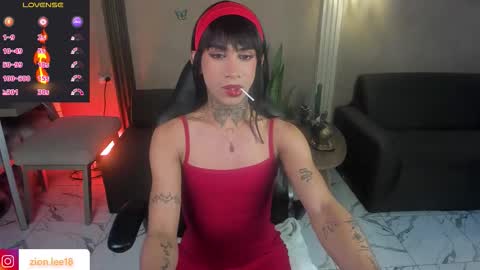 Snapshot of zion__lee chatting on February 13, 7:32 pm Zion online show from February 13, 7:32 pm