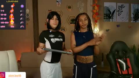 Snapshot of zion__lee chatting on April 2, 7:33 pm Zion online show from April 2, 7:33 pm