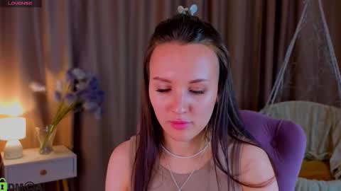 Snapshot of zlata__fox chatting on September 18, 3:36 pm Zlata Mon Tue Thu Fri Sun Sa GMT 3 0000pm - 0600pm online show from September 18, 3:36 pm