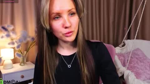 Zlata  Mon Tue Thu Fri Sun Sa GMT 3 0000pm - 0600pm  online show from March 4, 9:15 am