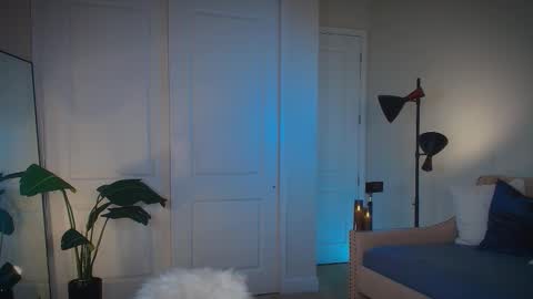 Zara  Join next live  at 5PM EST  online show from September 25, 10:24 pm