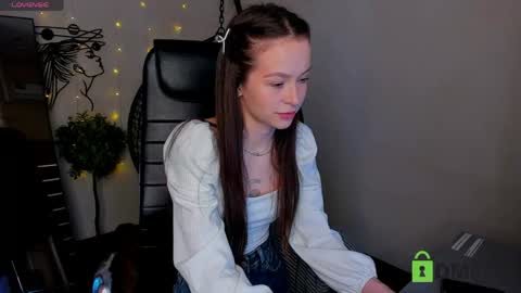 Zoay online show from May 14, 3:41 pm