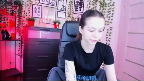 Zoay online show from May 21, 11:39 am