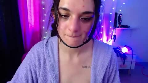 zoe_0111 online show from January 17, 7:38 pm