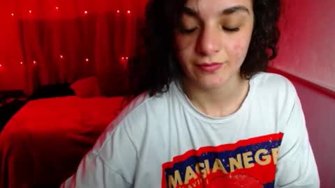 zoe_0111 online show from February 14, 6:19 pm