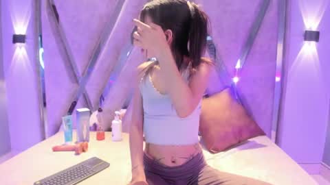 Zoe online show from July 27, 9:55 pm